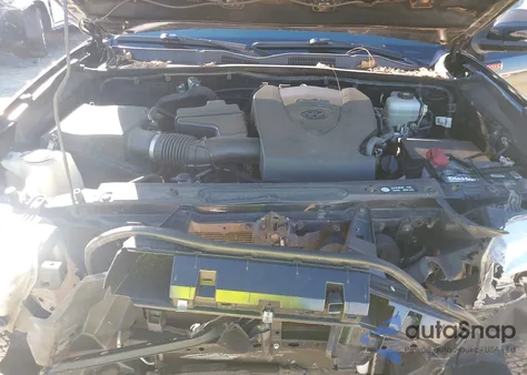 2018 Toyota Tacoma Trd Off Road из США, поврежденный, VIN 3TMCZ5AN5JM144085